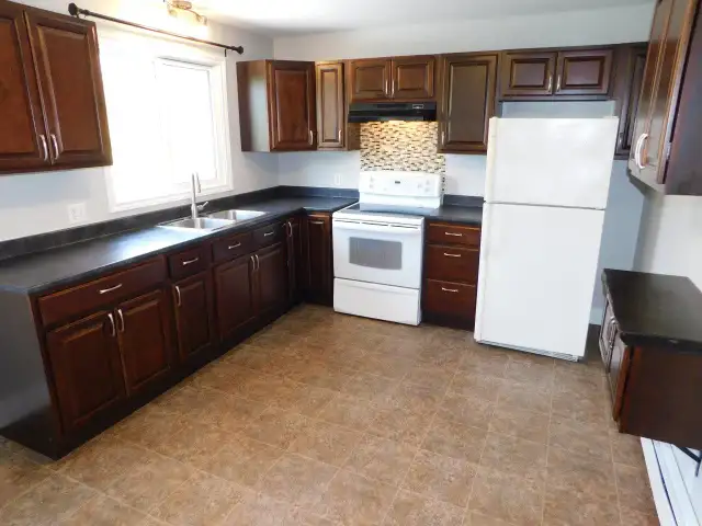 Super Lower Sackville 3beds/1bath APT - VIDEO TOUR! - Photo 9