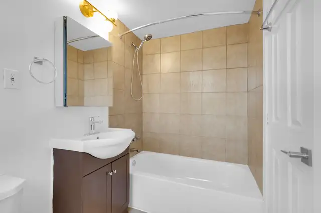 Renovated 2½ in NDG Heat & Hot Water Included - Photo 4