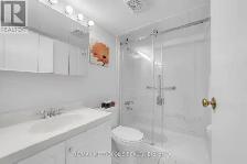 $850 Room-FEMALES-4 min walking to LRT Caledonia Stn at Eglinton - Photo 5