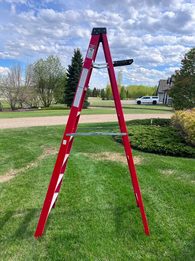 8 foot fibreglass step ladder