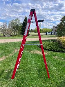 8 foot fibreglass step ladder