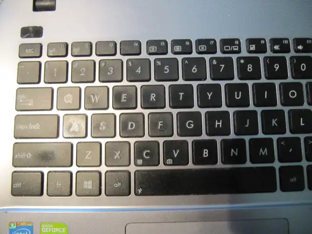 Asus K550L Laptop Reformatted Windows 10 New Screen & Battery - Photo 7
