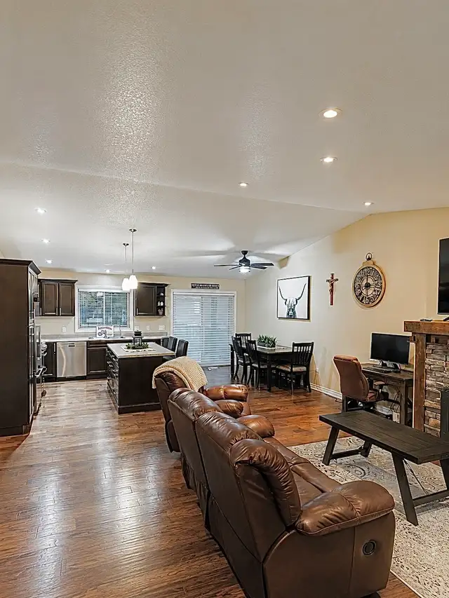 Home in Mount Forest Forsale. - Photo 3
