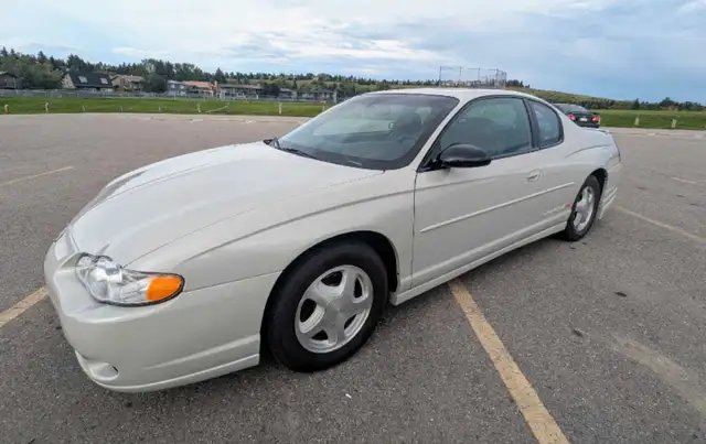 2003 MONTE CARLO SS - 89,000 KMS - MINT ISIDE AND OUT! - Photo 2
