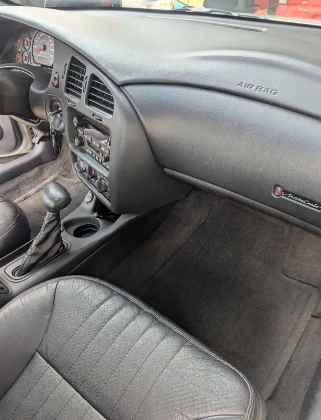2003 MONTE CARLO SS - 89,000 KMS - MINT ISIDE AND OUT! - Photo 8