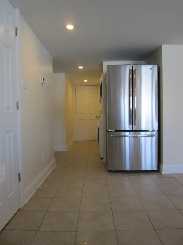 All Inclusive, Walk to CarletonU, Full Ensuite bath. - Photo 3