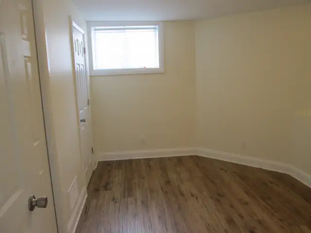 All Inclusive, Walk to CarletonU, Full Ensuite bath. - Photo 6