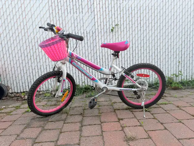Girls Bike 17' Pink & White with Basket & Bell / Vélo Fille 17 P