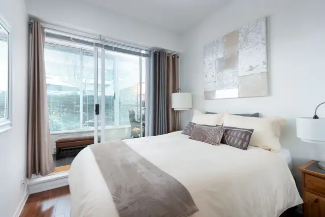 FURNISHED  EXECUTIVE 1BR DEN w GARDEN PATIO in PRIME LOCATION - Photo 4