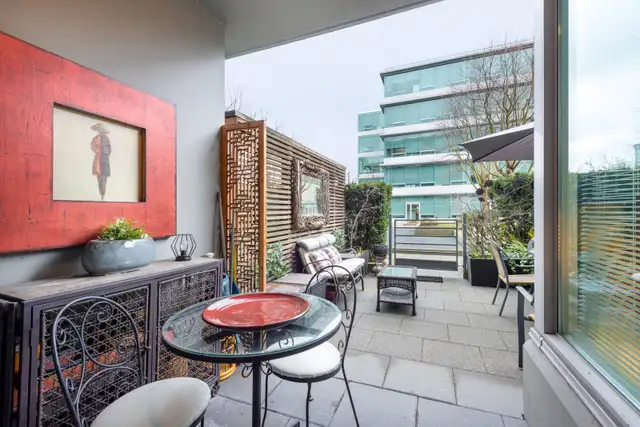 FURNISHED  EXECUTIVE 1BR DEN w GARDEN PATIO in PRIME LOCATION - Photo 8