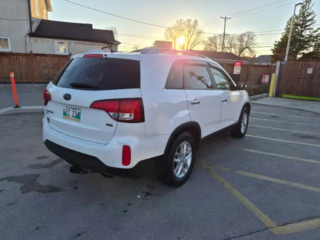 2014 Kia Sorento LX AWD SUV Safetied New Engine with Warranty - Photo 4