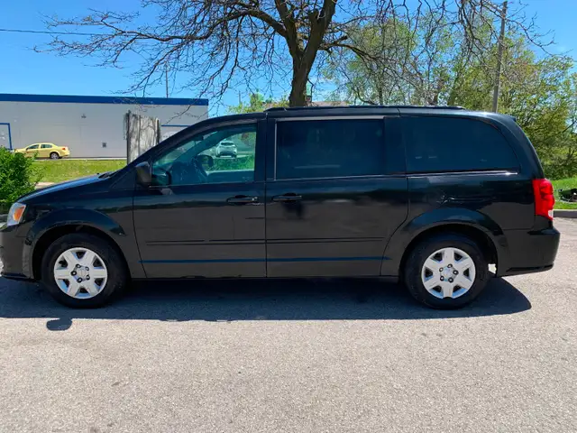 2011 Dodge Caravan Certified - Photo 2