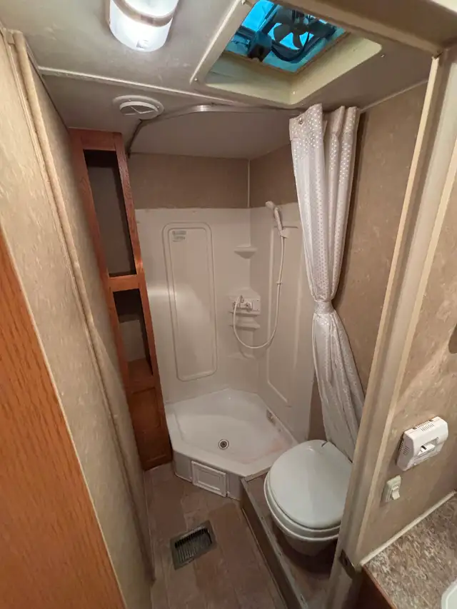 2008 Gulfstream 263 BHS - bunks & slide! - Photo 10