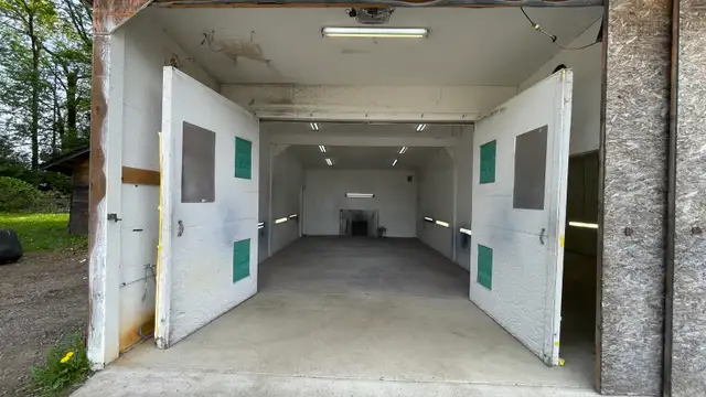 Dual-Workshop – 10 Parking Stalls - Photo 10