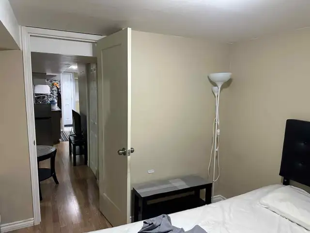 Brampton Quite Room in a basement close to bus stop - Photo 3