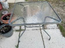 Square patio table for FREE - Photo 2