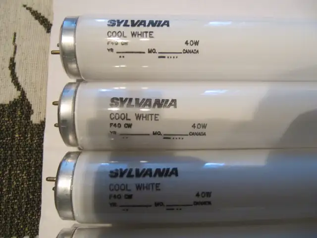 Sylvania General Electric F40 Watt Cool White 48' Bulbs 7pc Lot - Photo 3