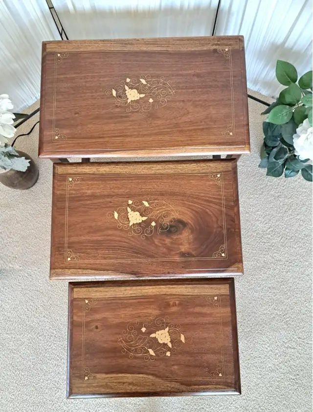 NESTING TABLES - Photo 3