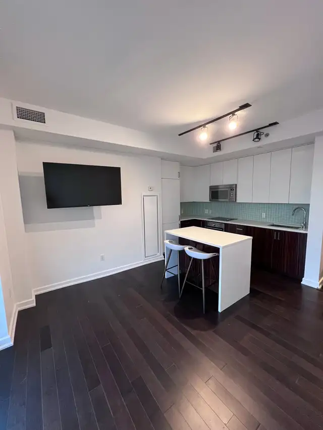 soho lisgar condo for rent
