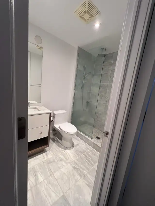 soho lisgar condo for rent - Photo 3