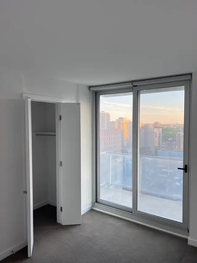 soho lisgar condo for rent - Photo 4