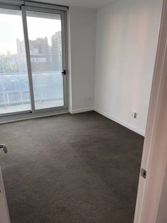 soho lisgar condo for rent - Photo 6