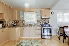 Main floor private bedroom is available in Scarborough from July - Photo 5