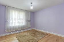 Main floor private bedroom is available in Scarborough from July - Photo 6