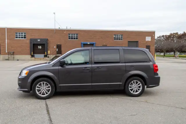 2019 Dodge Caravan SE Safety Tested Clean Title Low KMS - Toront - Photo 4