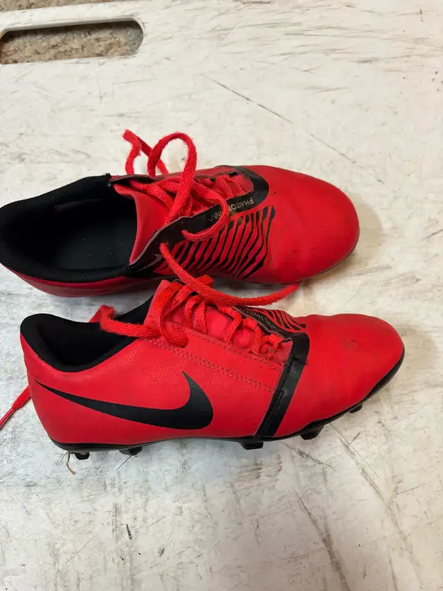 SOCCER CLEATS - Photo 3
