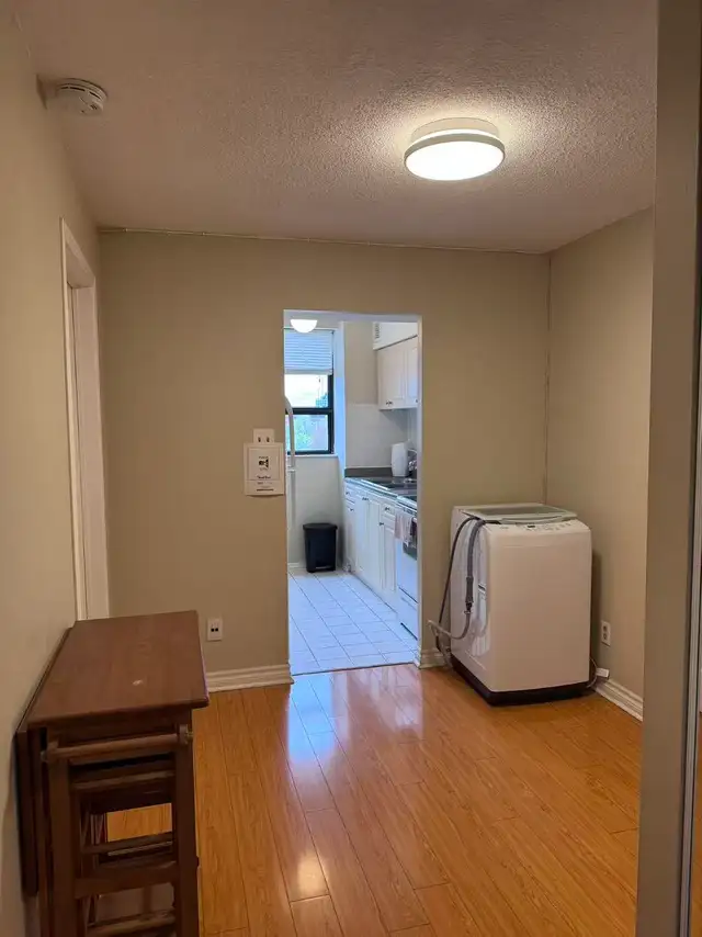 Large Furnished Two Bedroom Suite in Downtown Toronto - Photo 10