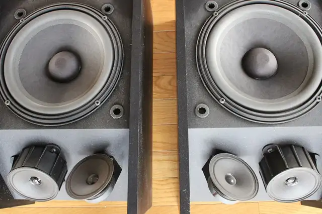 PAIR of BOSE SPEAKERS - Photo 6