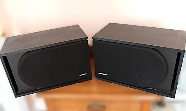 PAIR of BOSE SPEAKERS