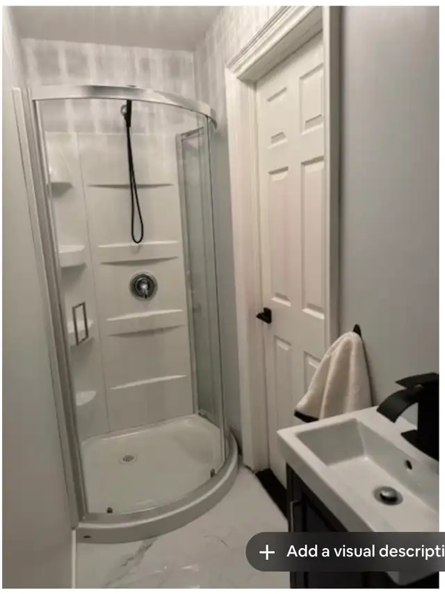 Private Room for rent in House on main floor - Photo 2