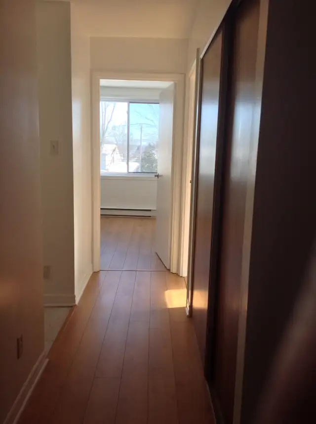 Beau condo 4 1/2 à louer dispo 1er jullet - Photo 3