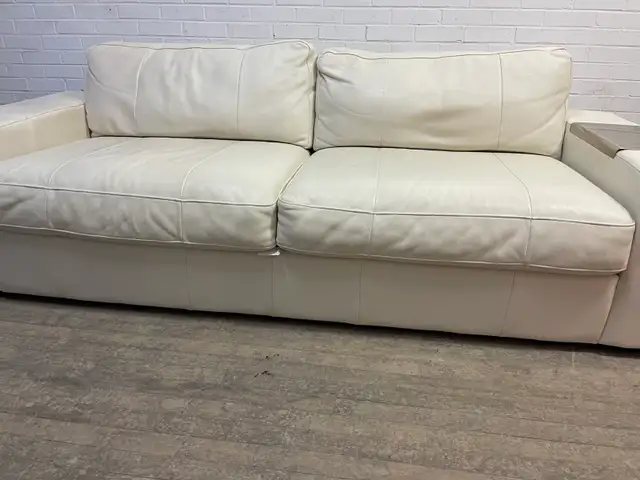 Beautiful Leather Couch (Free Delivery) - Photo 2