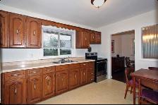 3 bedroom house (main floor) available for rent