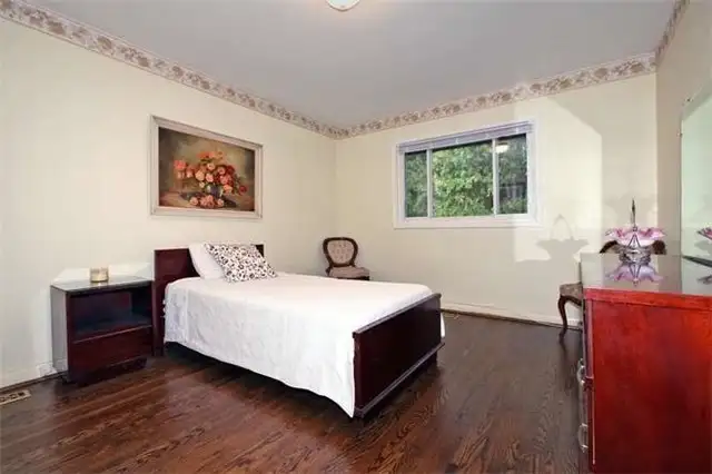 3 bedroom house (main floor) available for rent - Photo 6