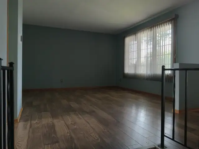3-Bedroom House-$2400p/m   utilities - Photo 2