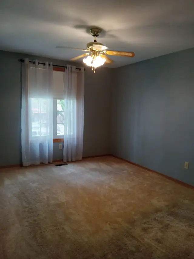 3-Bedroom House-$2400p/m   utilities - Photo 5