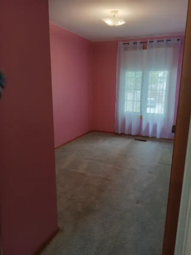 3-Bedroom House-$2400p/m   utilities - Photo 6