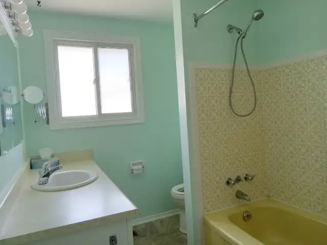 3-Bedroom House-$2400p/m   utilities - Photo 7
