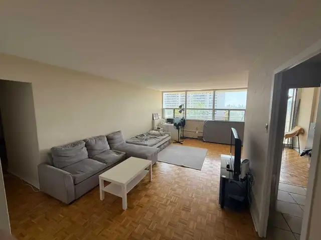 room for rent near Seneca college - Photo 5
