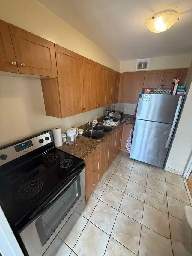 room for rent near Seneca college - Photo 6