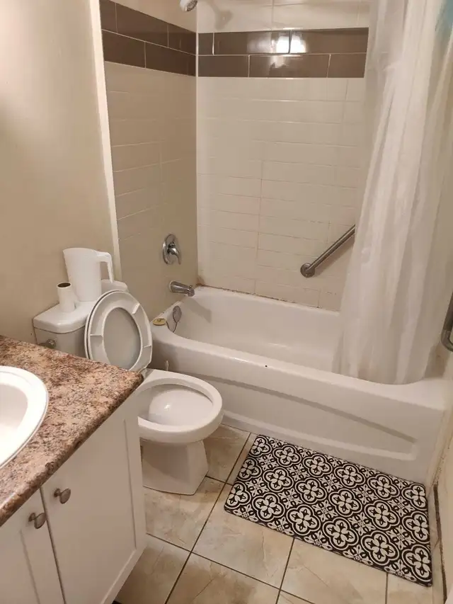 room for rent near Seneca college - Photo 7