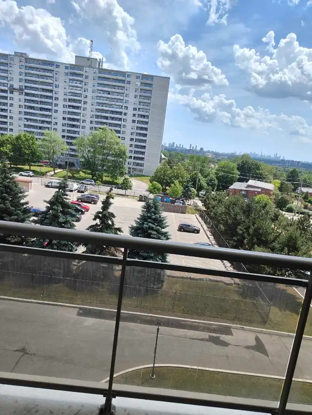 room for rent near Seneca college - Photo 9