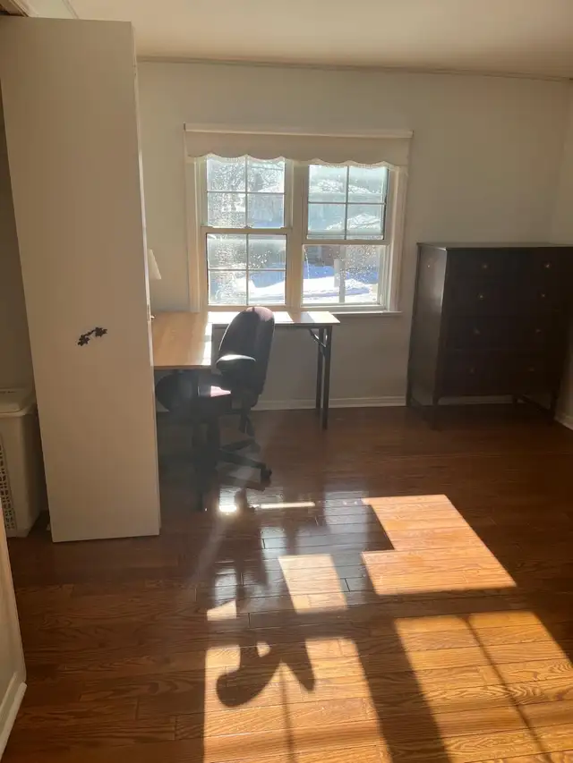 Room for Rent Near Newnham Campus Seneca - Photo 3