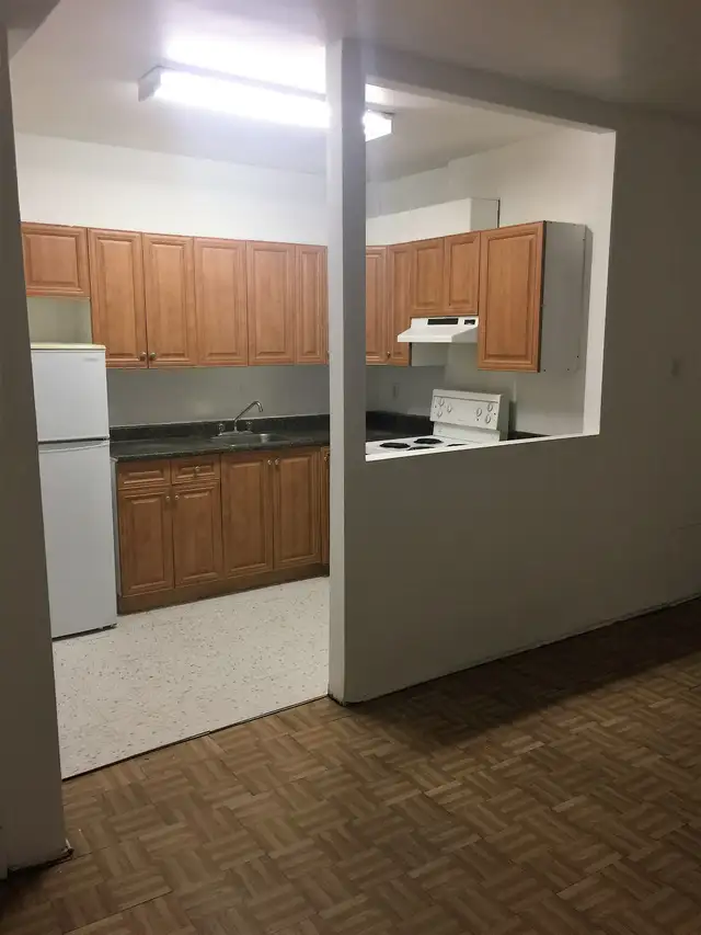 All kind the size of apartment Near Metro  - ALL INCL. Available - Photo 9
