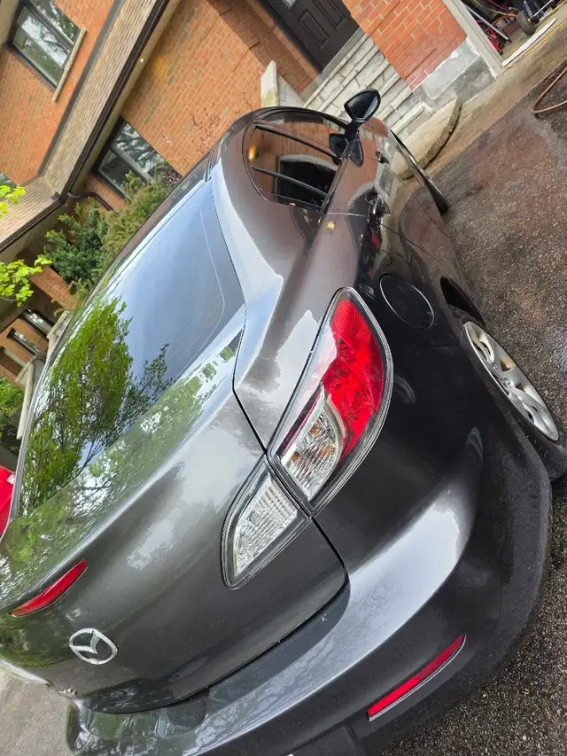 2012 Mazda 3 - Photo 2