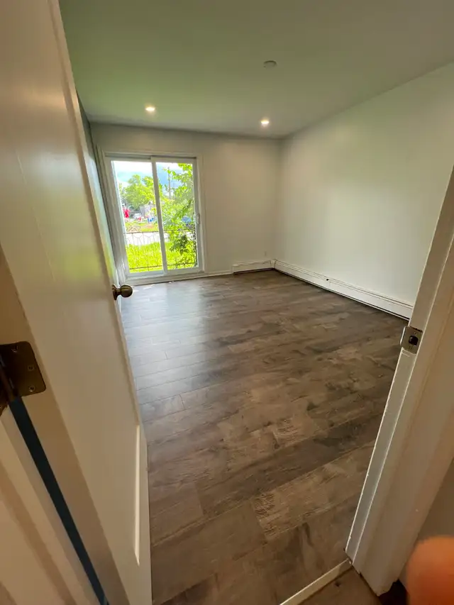 Très grand 4½ style condo—3e étage—Boisbriand—Juin ou juillet - Photo 5